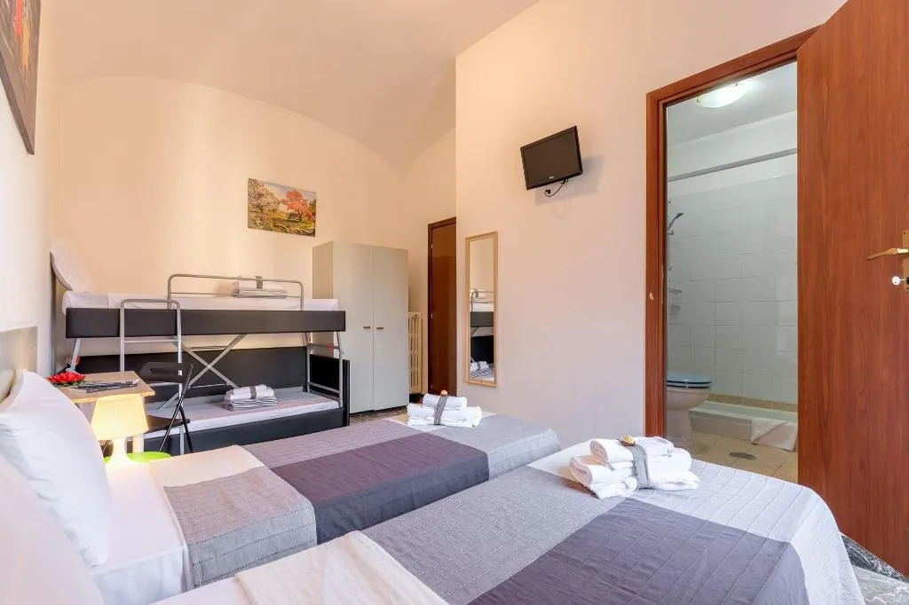 Room, Do Domus, Naples