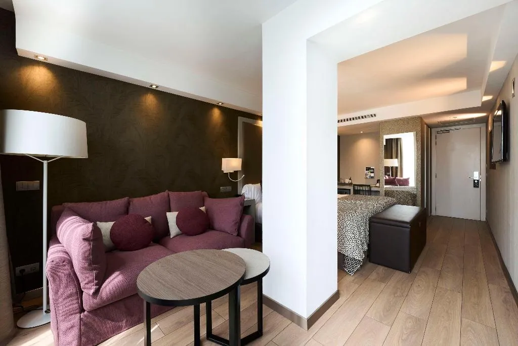 Room, Catalonia Square, Barcelona