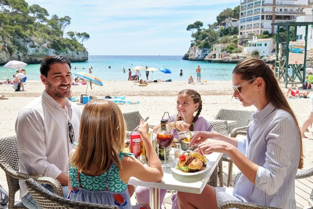 Restaurant, Hotel Cala Santanyi, Majorca