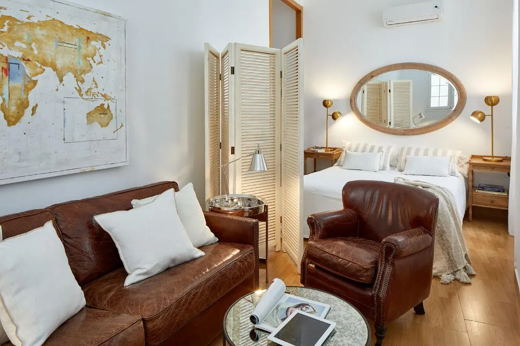 APARTMENT DELUXE TWO BEDROOM Room, Lodgingmalaga Plaza de la Constitucion, Costa Del Sol