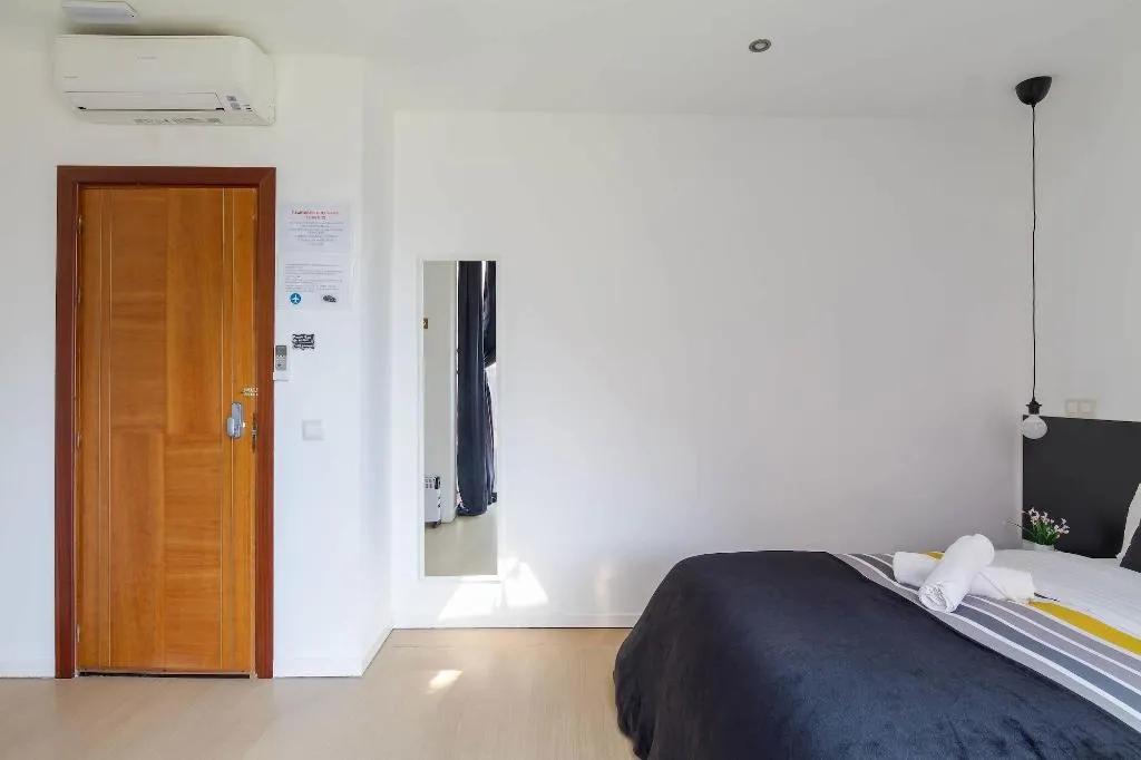 Room, A&Z Javier Cabrini, Madrid