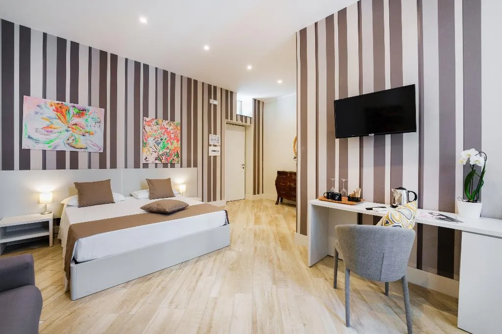 QUADRUPLE CITY VIEW Room, It's Room Naples, Naples