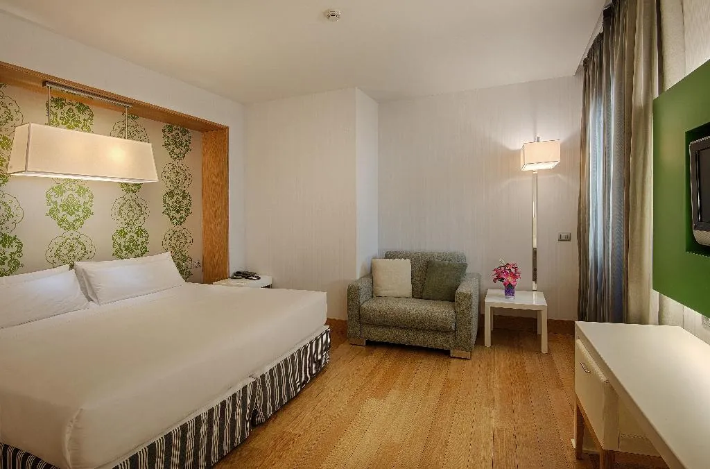 DOUBLE SUPERIOR Room, NH Firenze, Florence