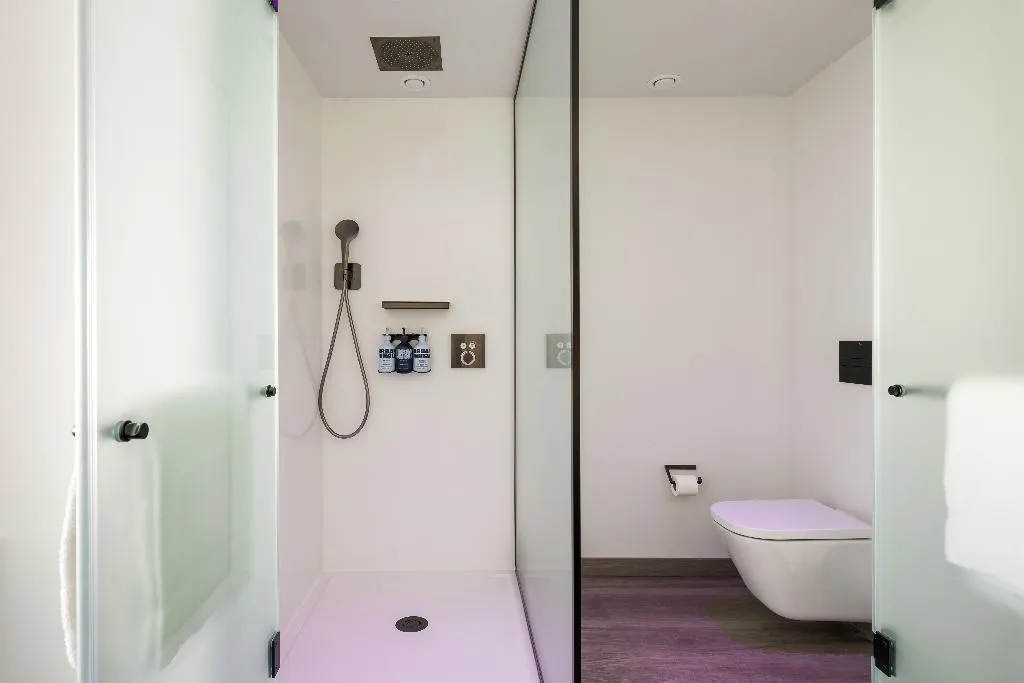 DOUBLE SINGLE USE PREMIUM Room, Yotel Porto, Porto