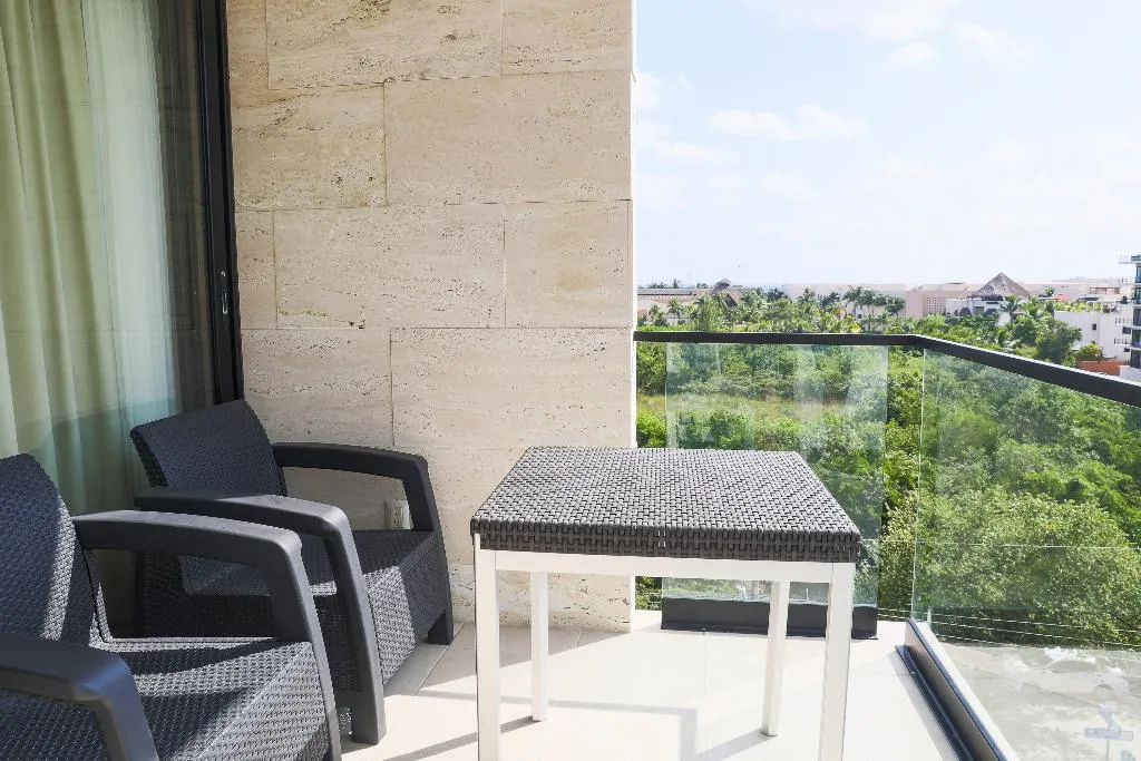 SUITE DELUXE WITH BALCONY Room, Grand Fifty Suites, Playa Del Carmen