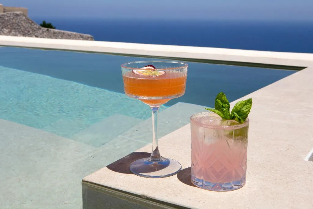 JUNIOR SUITE SEA VIEW WITH PRIVATE POOL Room, Elessa Hotel, Santorini
