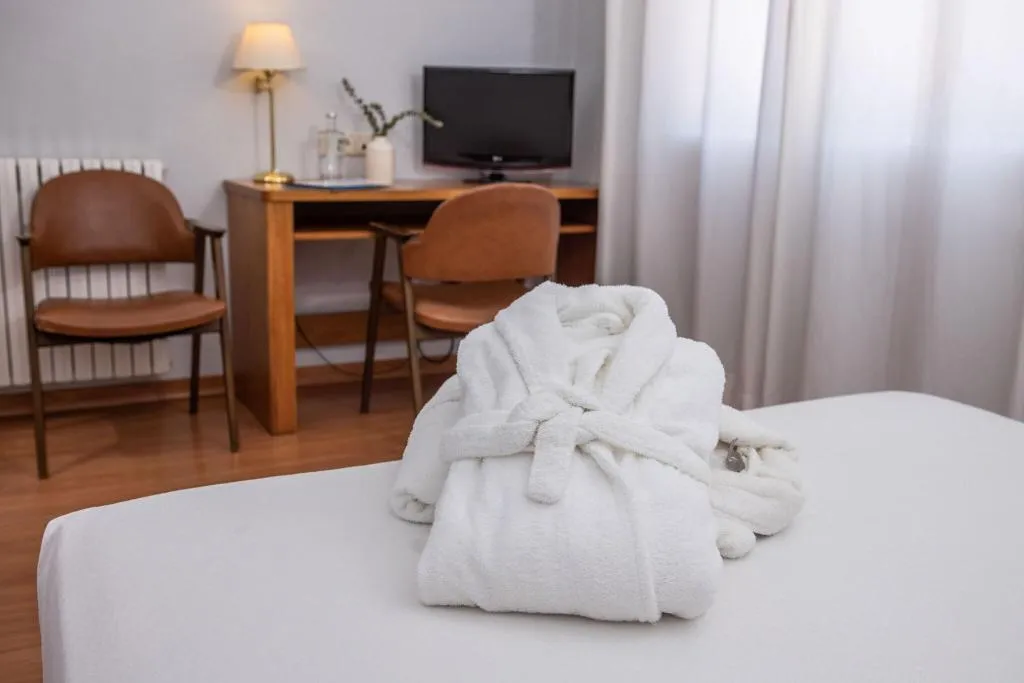 DOUBLE STANDARD Room, Hotel Balneario Broquetas, Barcelona