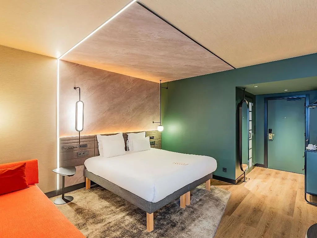 DOUBLE QUEEN SIZE BED Room, Novotel Lisboa, Lisbon