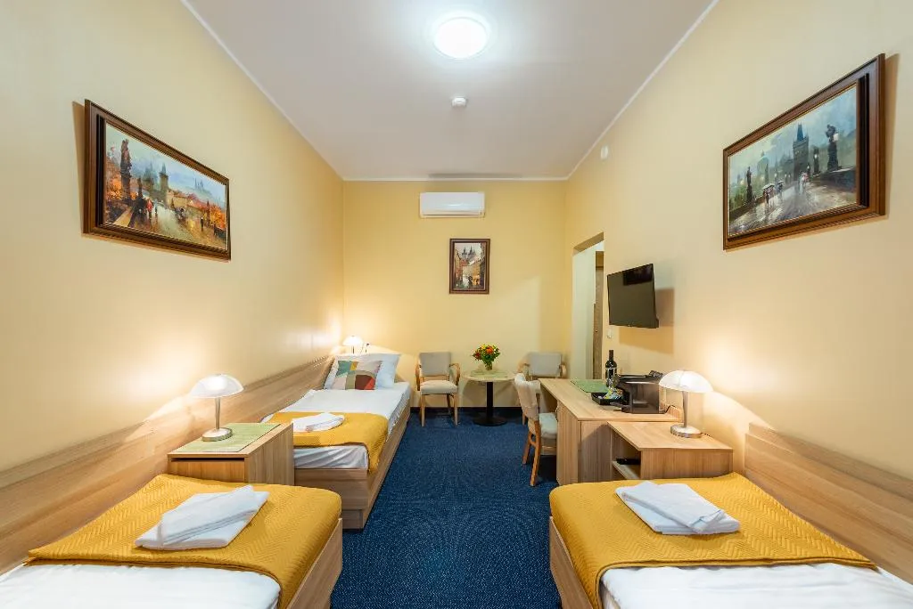 TRIPLE DELUXE Room, Hotel Libero, Prague
