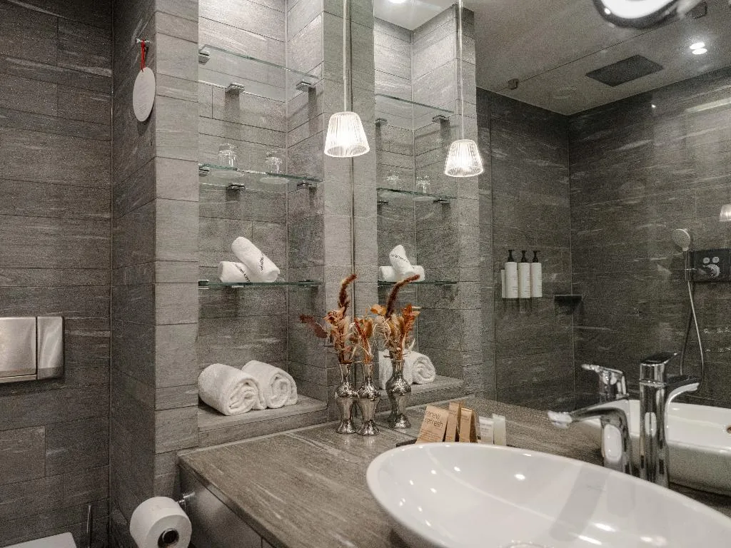 DOUBLE KING SIZE BED Room, Swissotel Amsterdam, Amsterdam