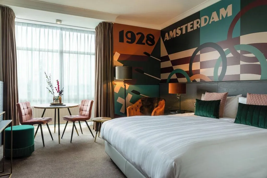 DOUBLE DELUXE KING BED Room, Apollo Hotel Amsterdam, a Tribute Portfolio Hotel, Amsterdam