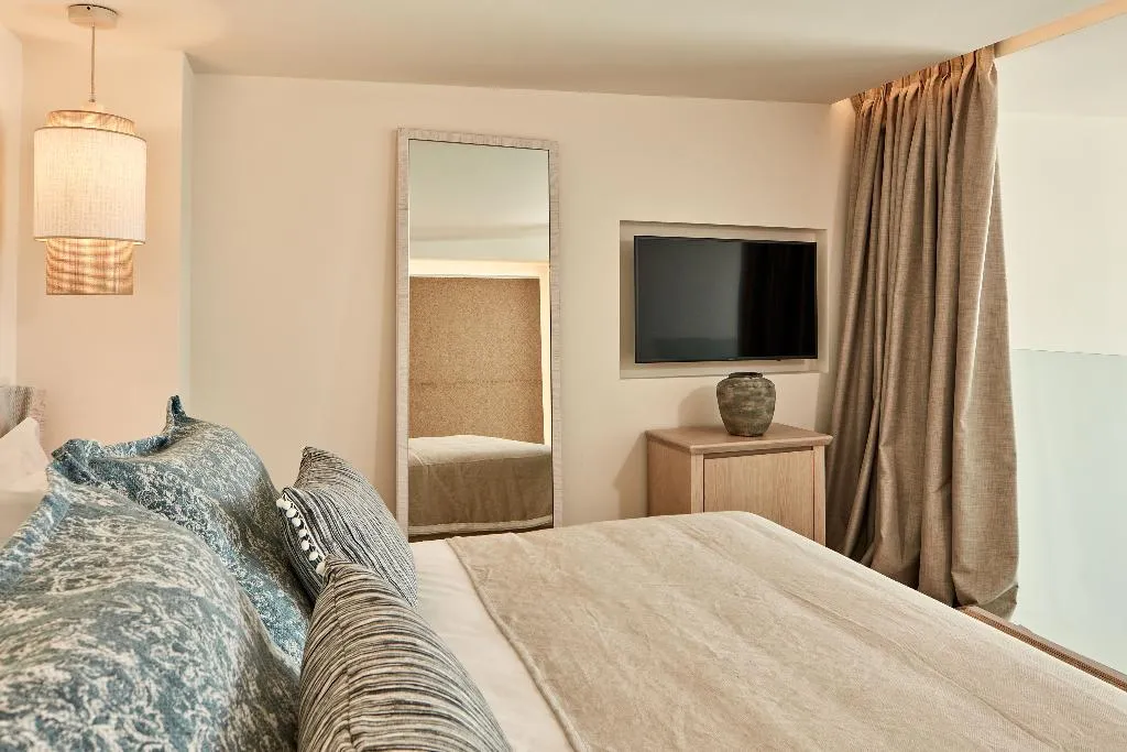 JUNIOR SUITE POOL VIEW Room, Atlantica Dreams Resort, Rhodes