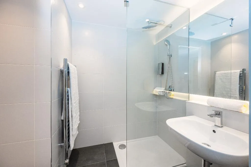STUDIO CAPACITY 3 Room, Staycity Aparthotels City Quay, Dublin