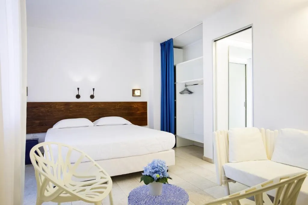 FAMILY ROOM TWO BEDROOMS Room, Tirreno Resort, Olbia
