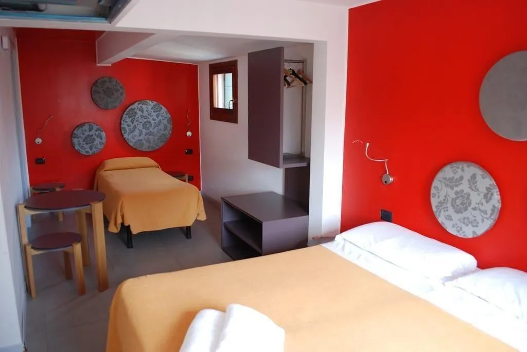 Room, San Geremia, Venice