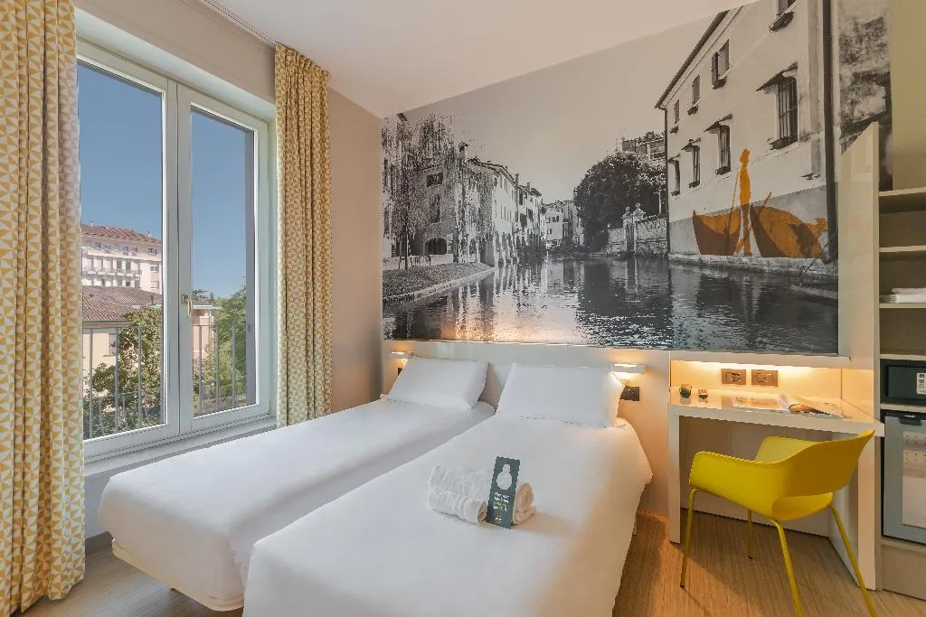 TWIN STANDARD Room, B&B Hotel Treviso, Venice