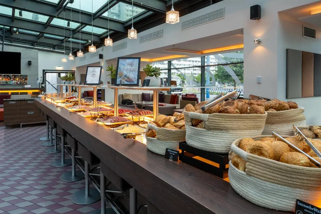 Restaurant, Park Inn by Radisson Berlin Alexanderplatz, Berlin