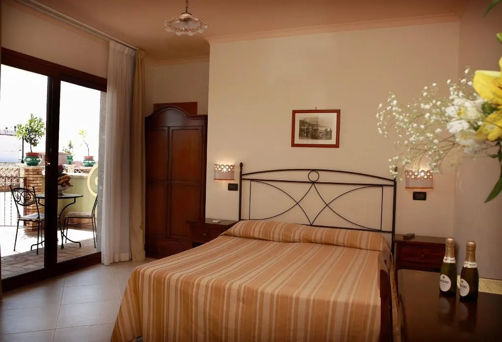 Room, B&B Villa Cristina, Taormina
