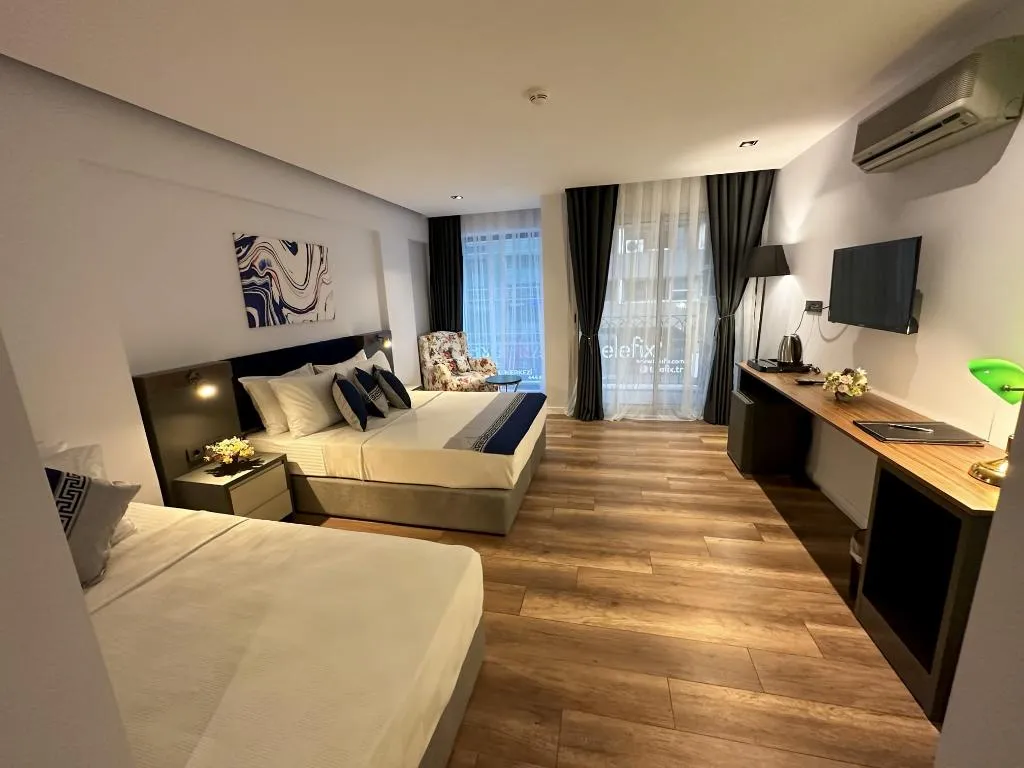 TRIPLE DELUXE Room, The Royal's Hotel, Izmir