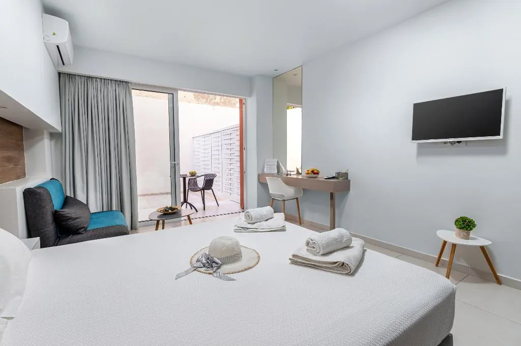 TRIPLE SUPERIOR WITH TERRACE Room, Notus, Crete