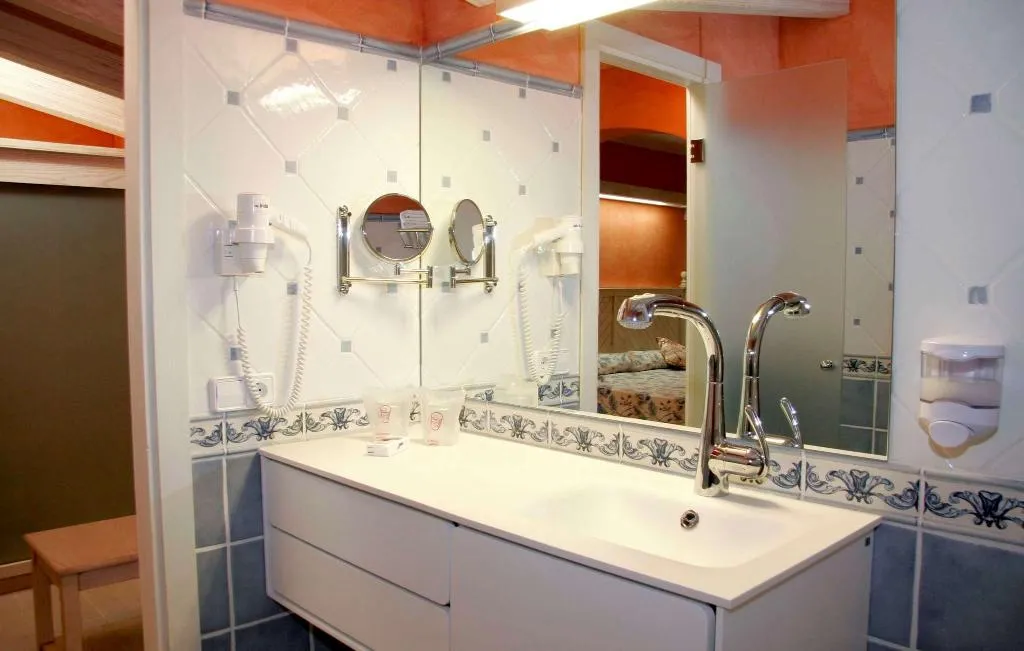 APARTMENT CAPACITY 5 Room, Royal Son Bou Family Club, Menorca