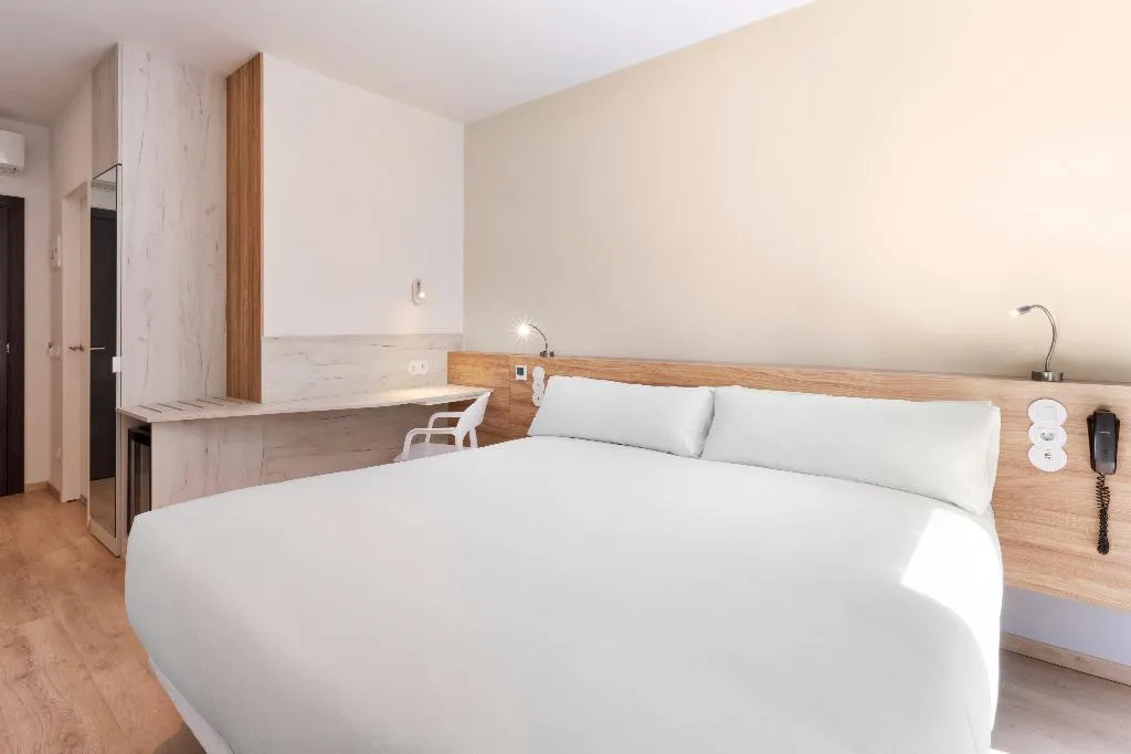 DOUBLE STANDARD Room, B&B Hotel Lisboa Montijo, Lisbon