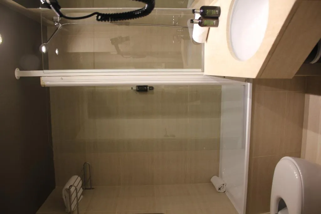 SINGLE STANDARD Room, Pol & Grace Hotel, Barcelona