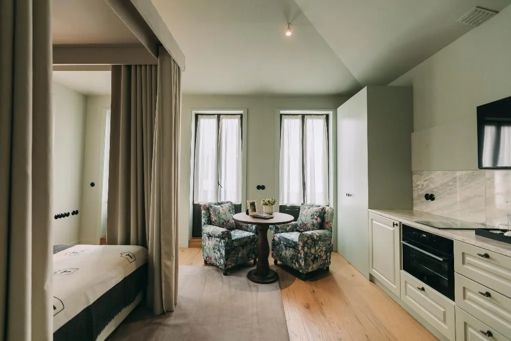 STUDIO STANDARD Room, Torel Palace Porto, Porto