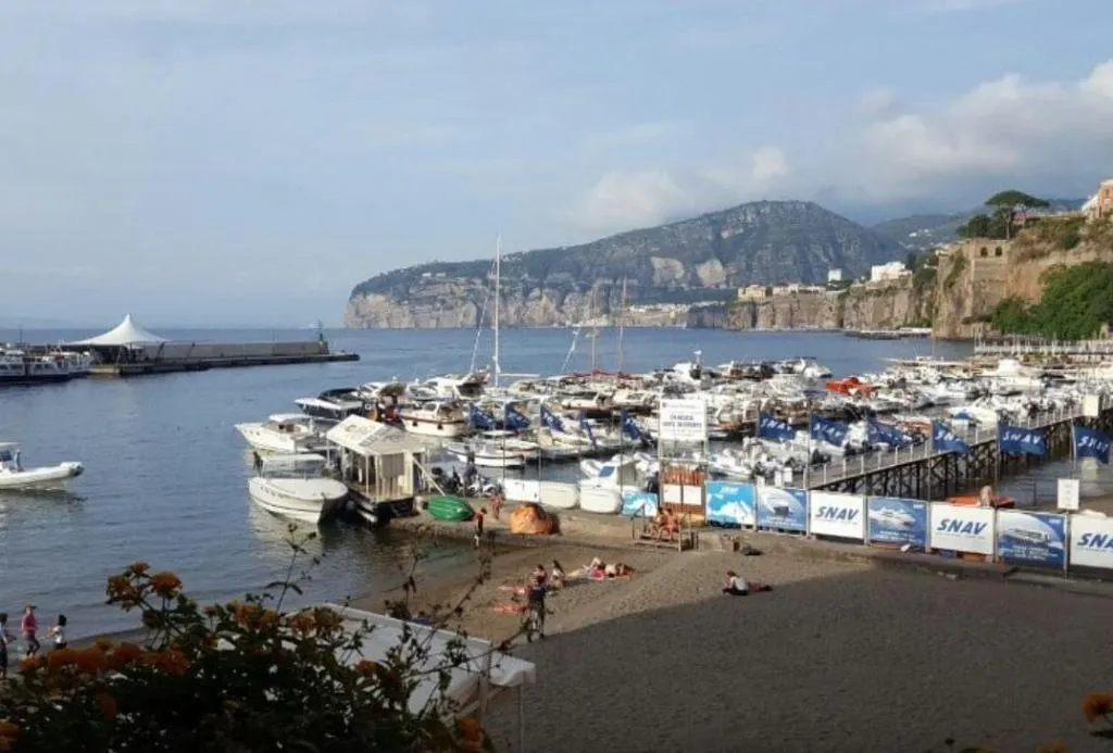 Room, Surriento Suites, Naples
