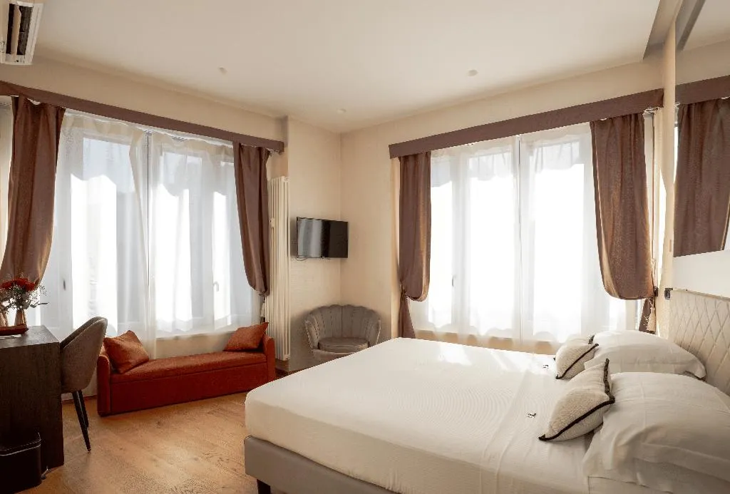 DOUBLE SUPERIOR WITH VIEWS Room, AH - Fashion District, Milan