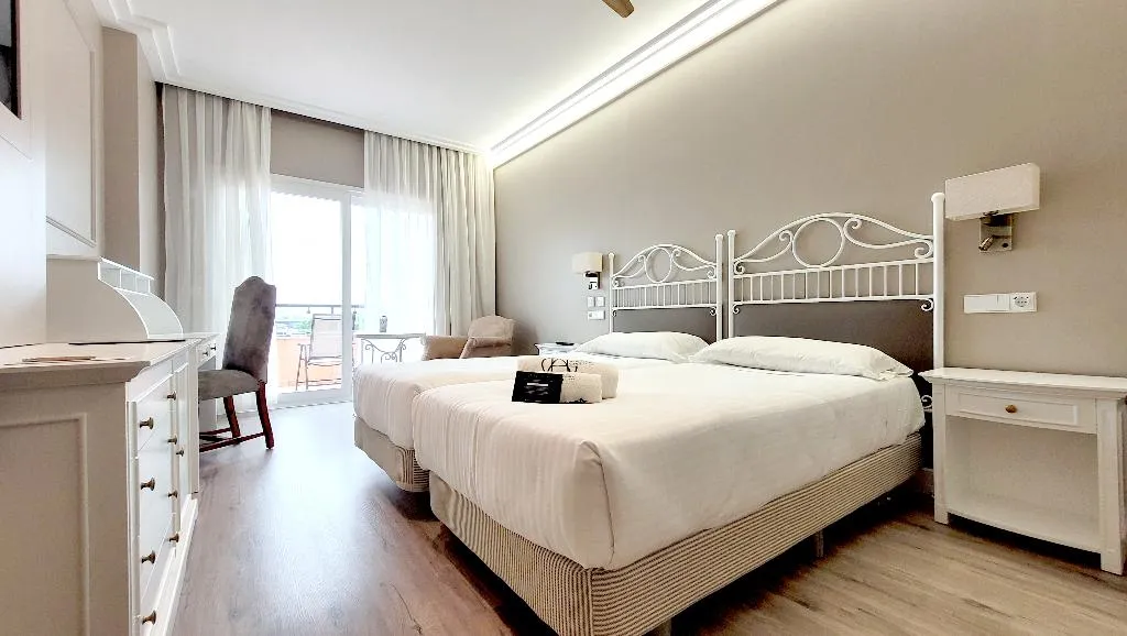 Double or Twin DELUXE Room, Hotel Alicante Golf, Costa Blanca