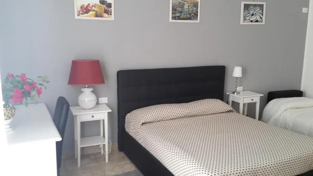 Room, Gualtiero Camere E Suite, Catania