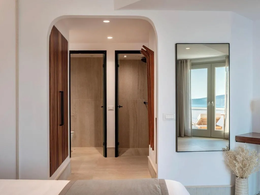 SUITE WITH PRIVATE POOL Room, Santo Pure Oia Suites and Villas, Santorini
