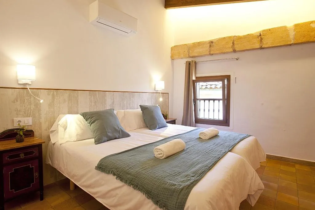 Room, Casal de Petra - Rooms & Pool, Majorca
