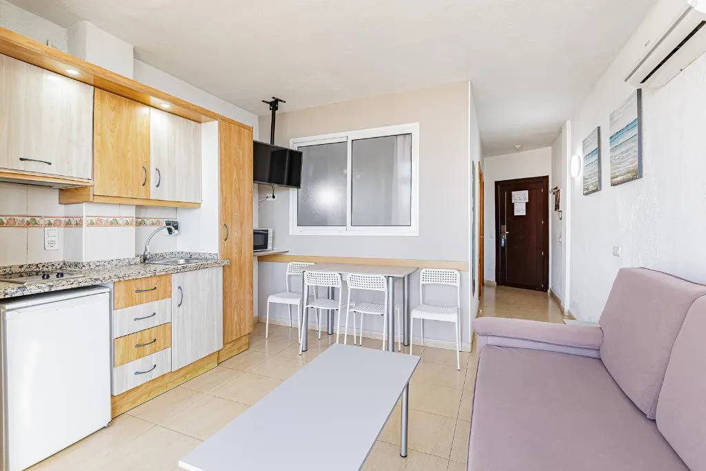 APARTMENT CAPACITY 2 ONE BEDROOM Room, Doramar, Costa Del Sol