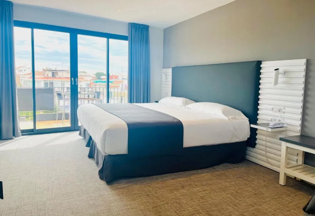 Double or Twin DELUXE CITY VIEW KING BED Room, Sitges, Costa Brava