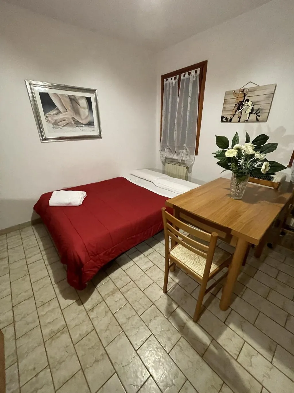 Room, Grey's House, Venice