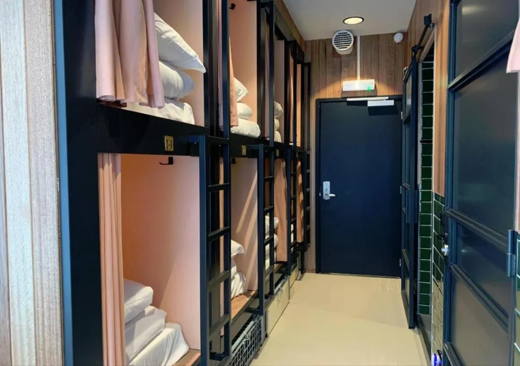 Bed in dormitory BUNK BED Room, Durty Nelly's Inn, Amsterdam