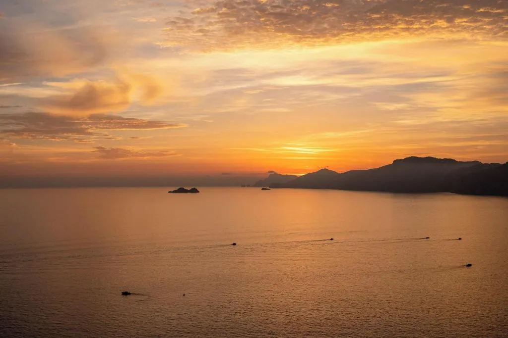 General view, Tramonto D'oro, Naples