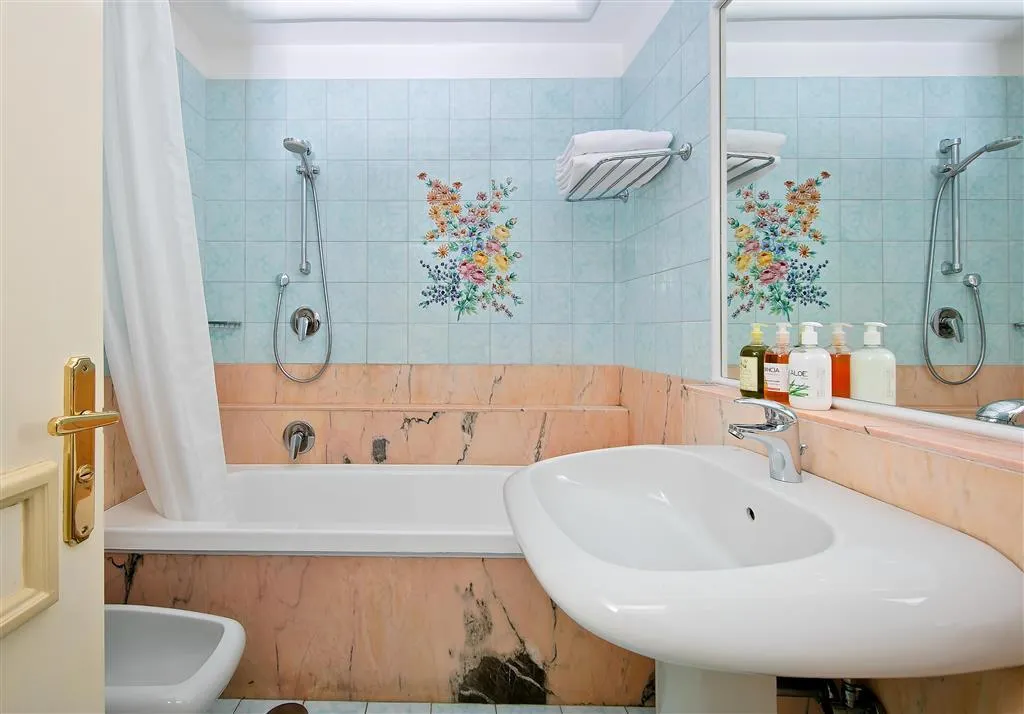 Room, Hotel Syrene Capri, Naples