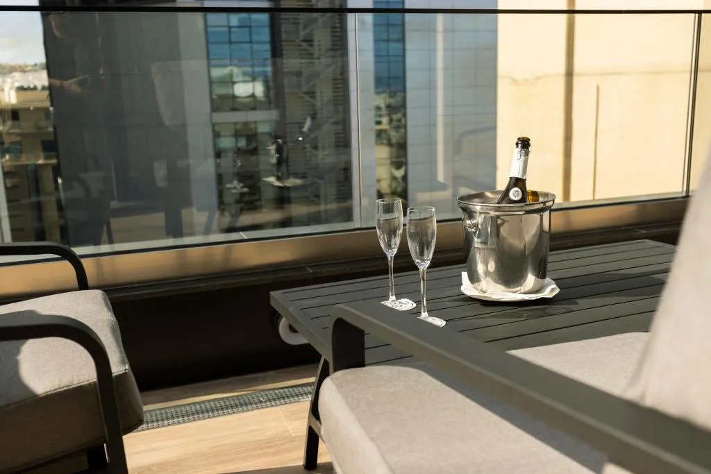 JUNIOR SUITE CITY VIEW Room, The Londoner Hotel St. Julians, Malta