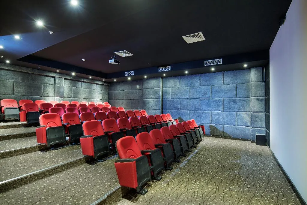 Sports and Entertainment, Crystal Tat Beach Pearl Collection, Antalya