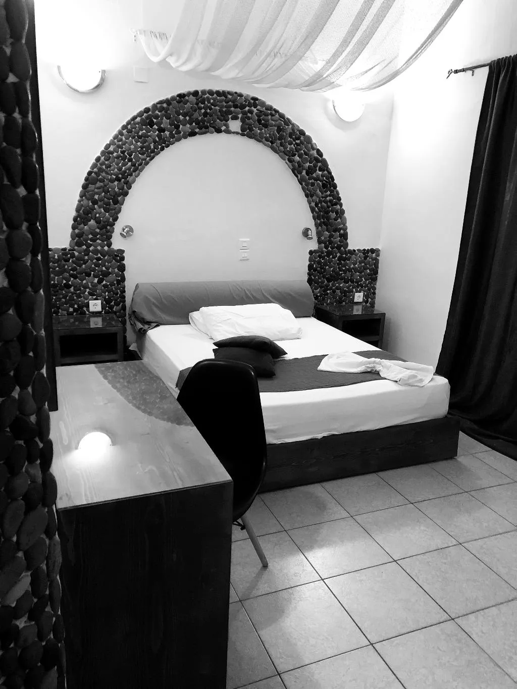 Double or Twin STANDARD Room, Villa Livadaros, Santorini