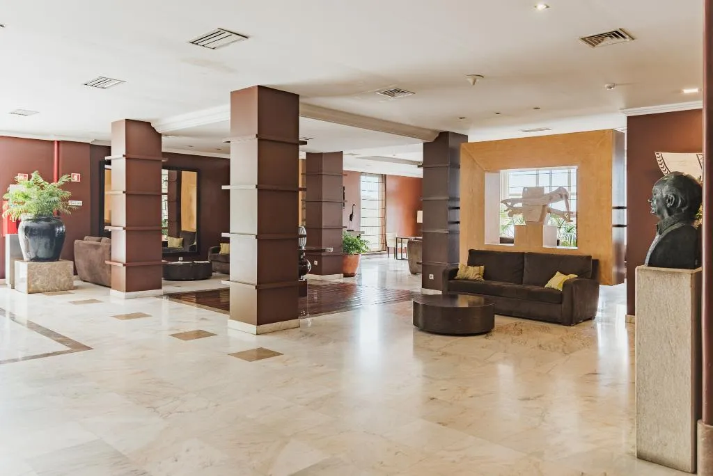 Lobby, Amazonia Jamor, Lisbon