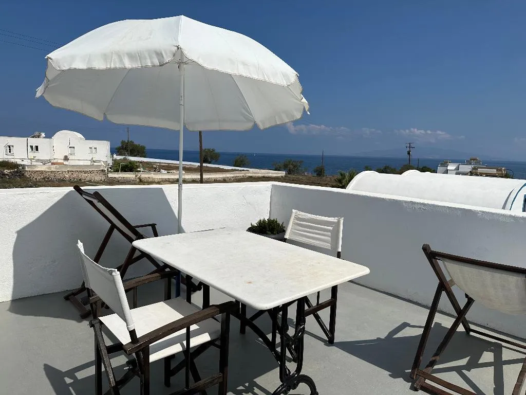 DOUBLE DELUXE OCEAN VIEW Room, Hotel Paradisos Oia, Santorini