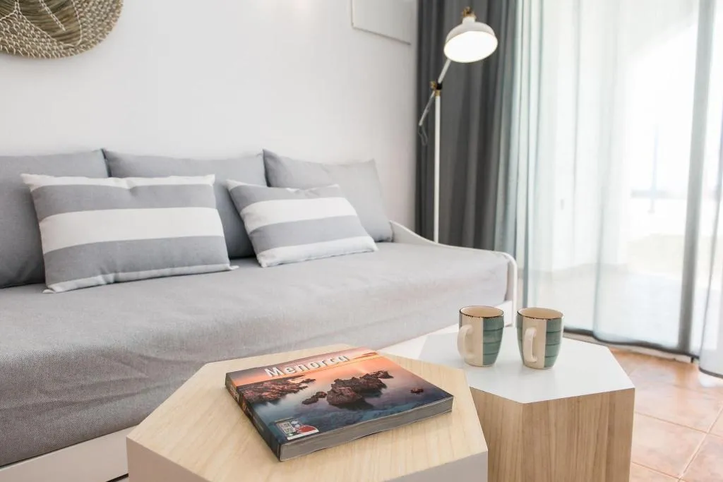 TWIN SEA VIEW CAPACITY 2 Room, RV Hotel Sea Club Menorca, Menorca