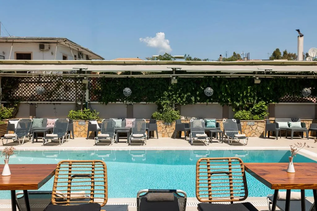 Pool, Telesilla, Corfu