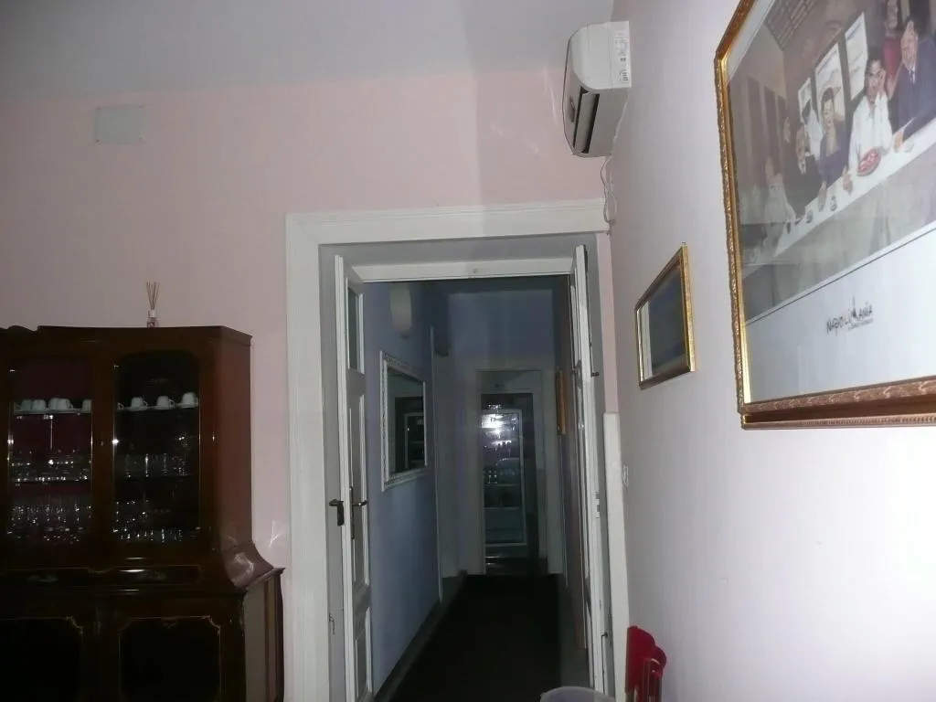 Lobby, I Papiri, Naples