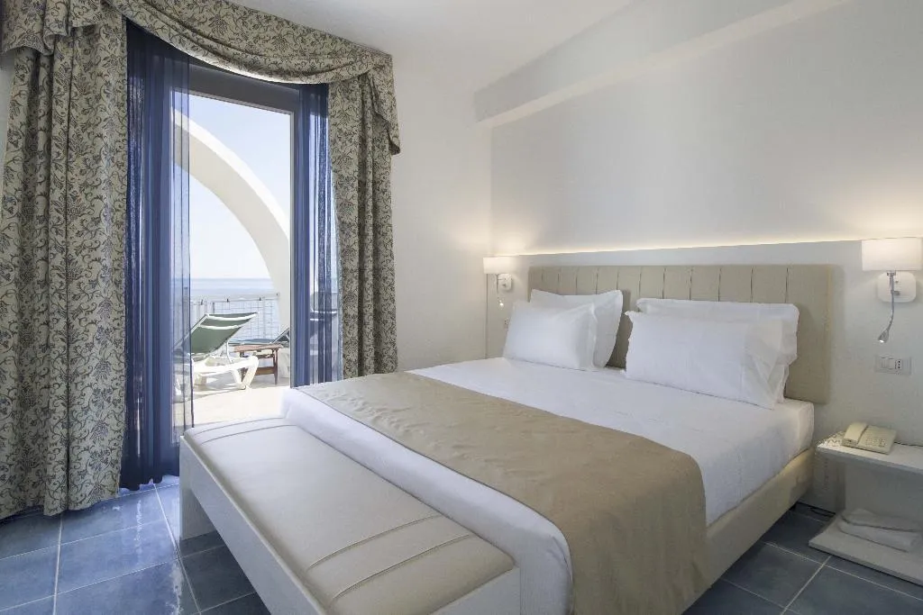 JUNIOR SUITE CAPACITY 2 Room, Cavalluccio Marino Hotel, Rome