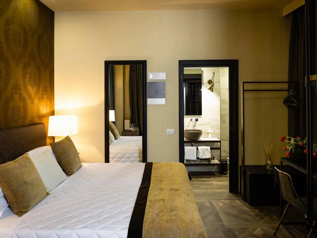 QUADRUPLE SUPERIOR Room, Corte Guelfa Firenze, Florence